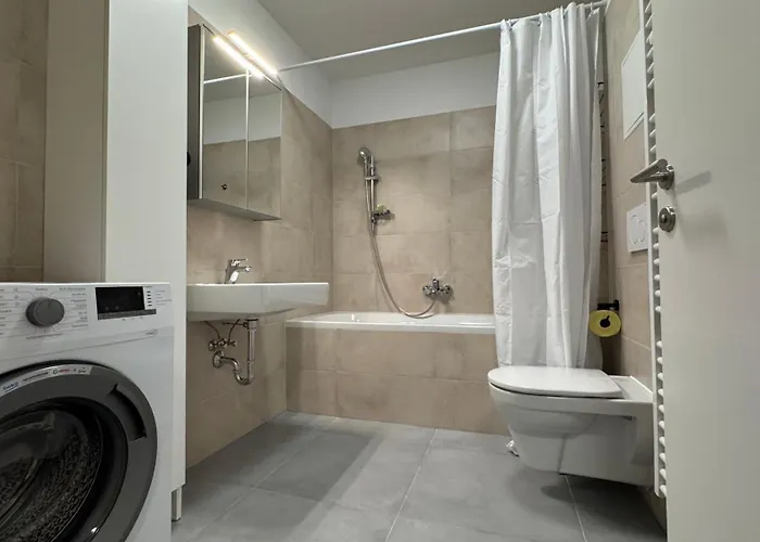 Apartment Moderne & Ruhige Mit Klimaanlage In - *