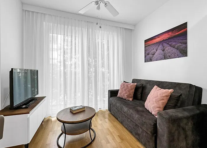 Apartment Moderne & Ruhige Mit Klimaanlage In - *