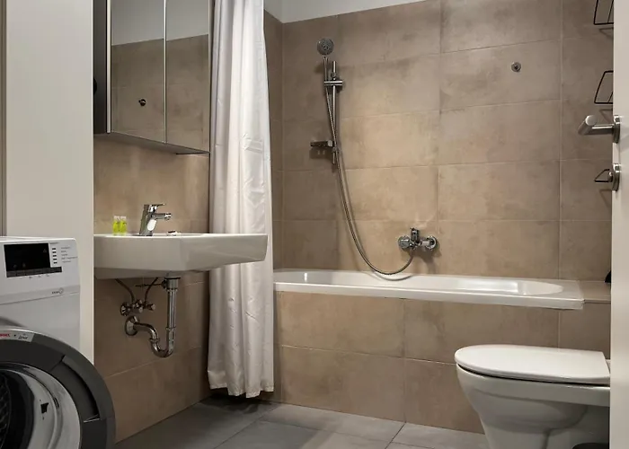 Moderne & Ruhige Mit Klimaanlage In - *