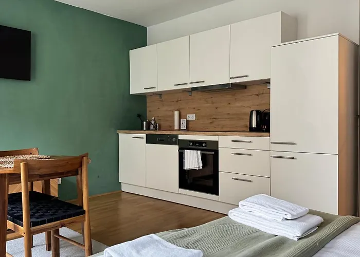 Apartment Moderne & Ruhige Mit Klimaanlage In - *